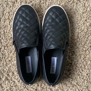 Steve Madden Slip on, leather.